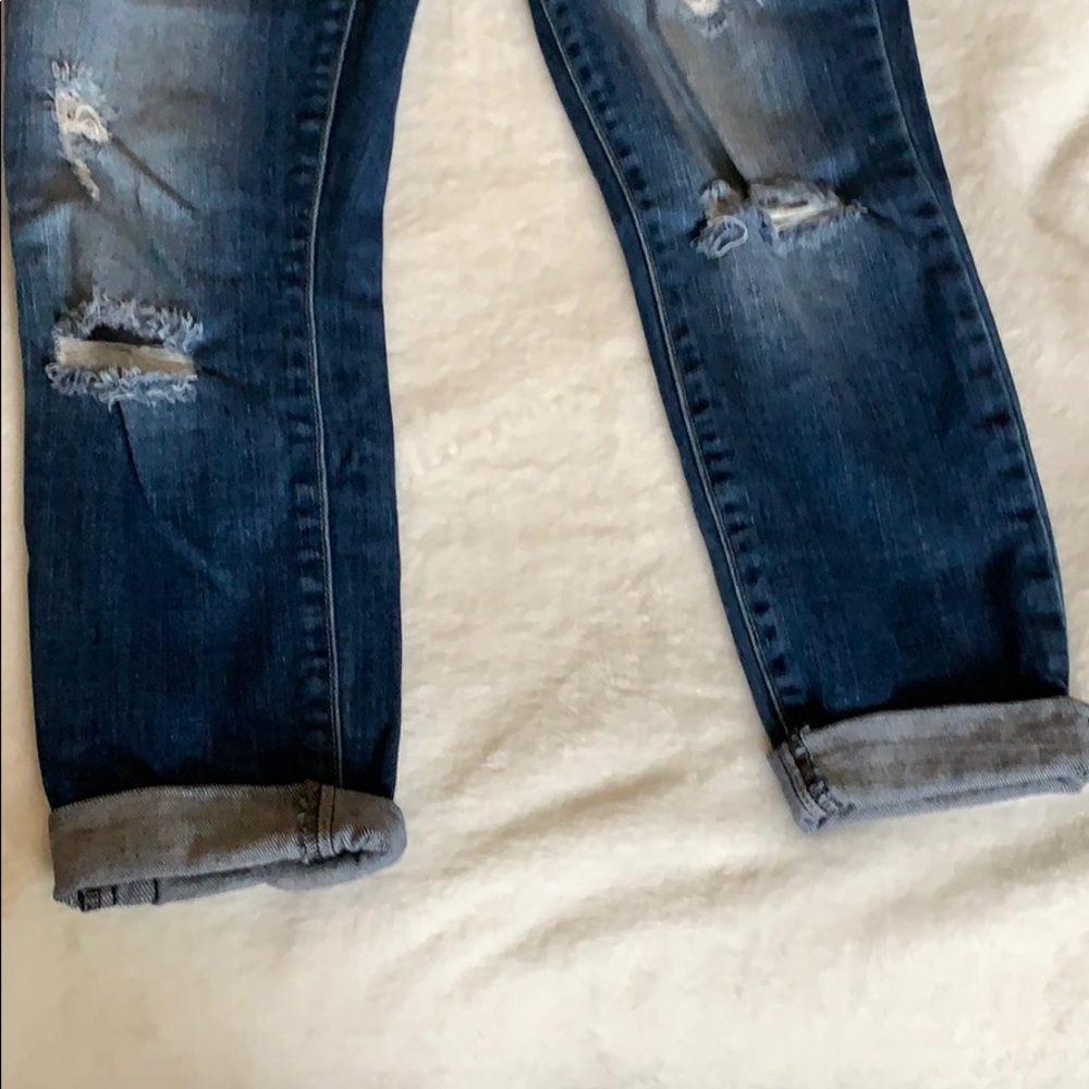 Distressed denim - Picture 7 of 8